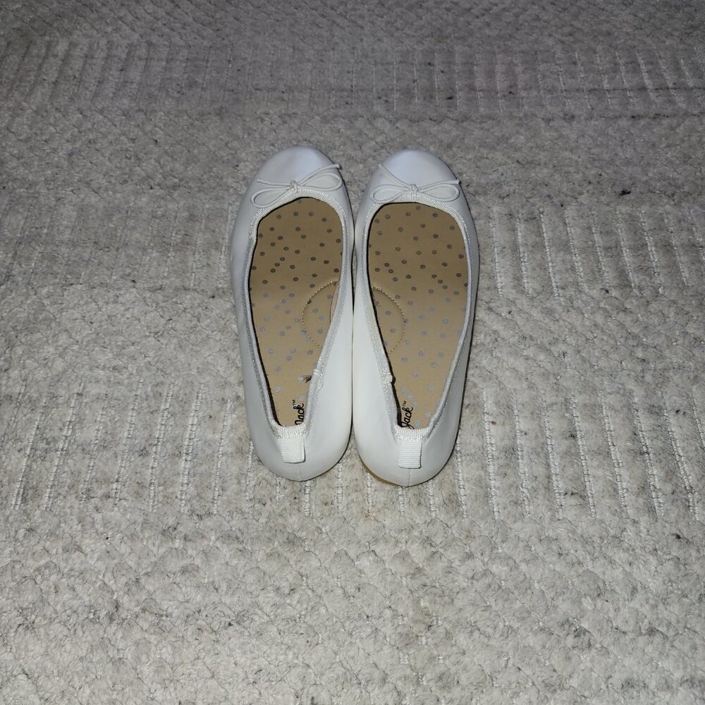 Cat & Jack White Ballet Flats with Bow - Girls Size 4 - Dress Shoes - Picture 8 of 11